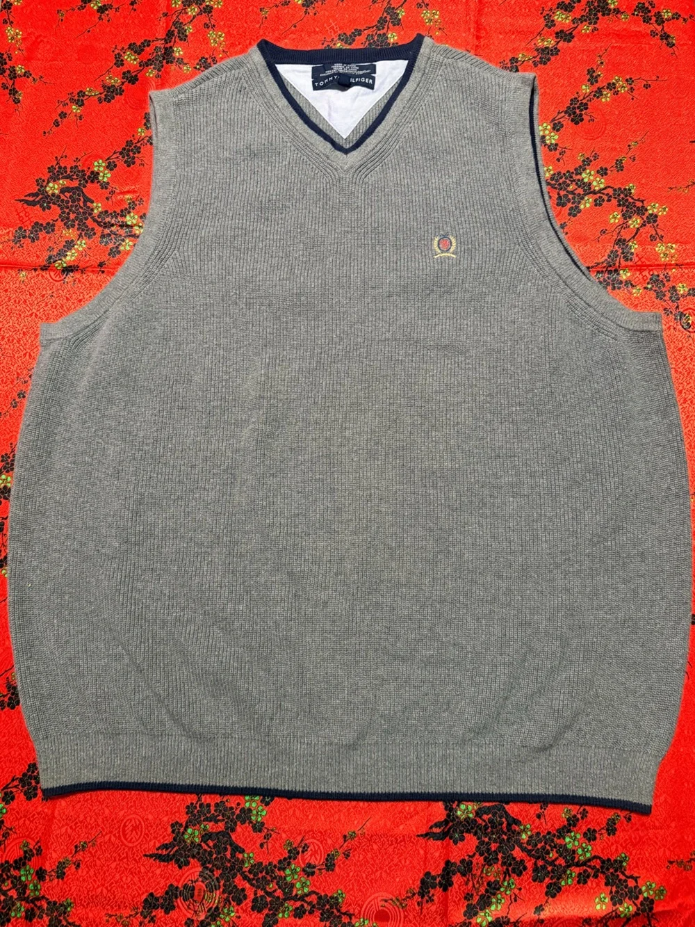 Tommy Hilfiger Gray Ribbed Vtg. Sweater vest w Contrast Trim
